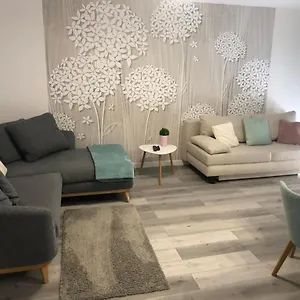 https://szeged-gyngye-delux.szeged-hotels.com