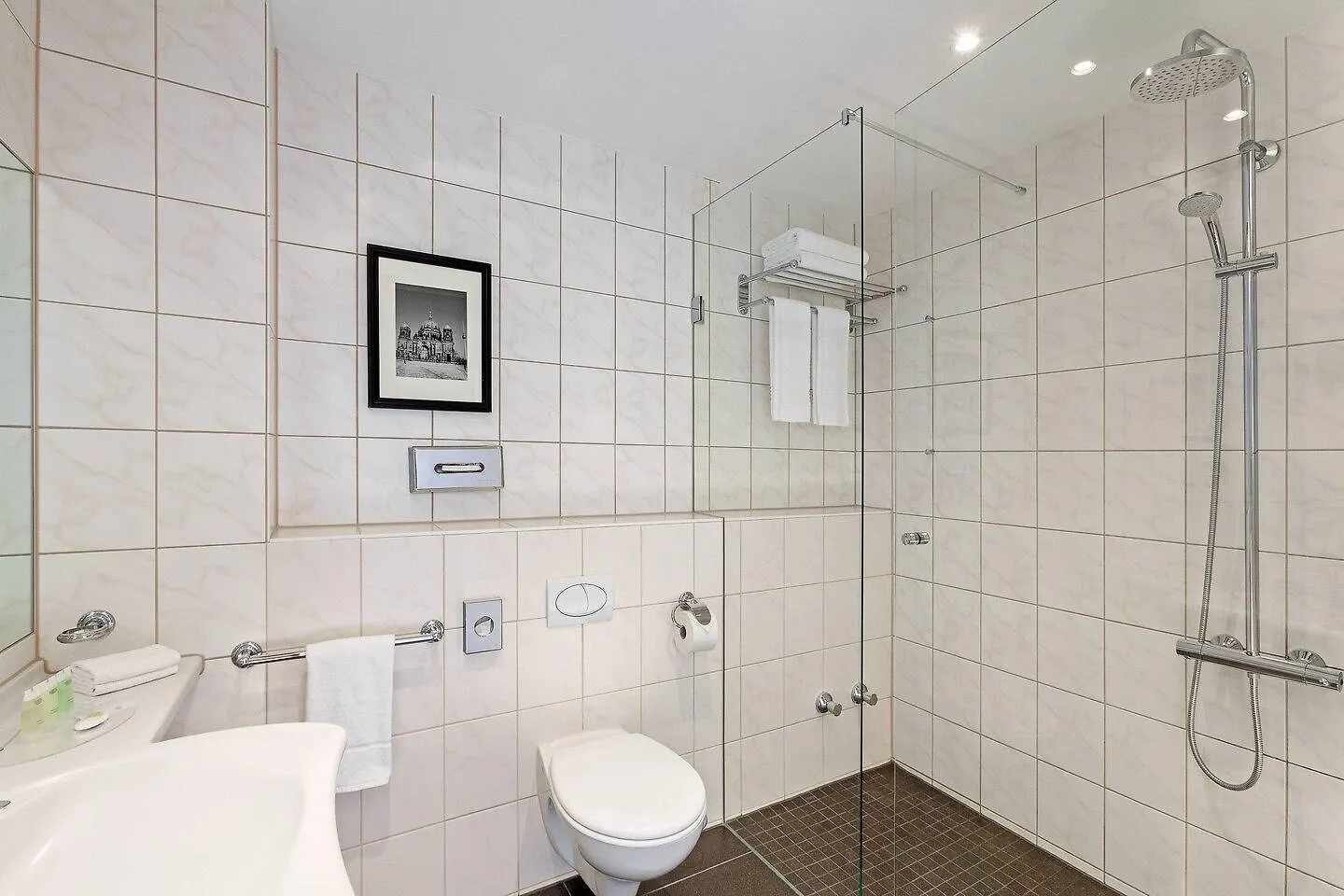 Courtyard By Marriott Berlin City Center 4*,