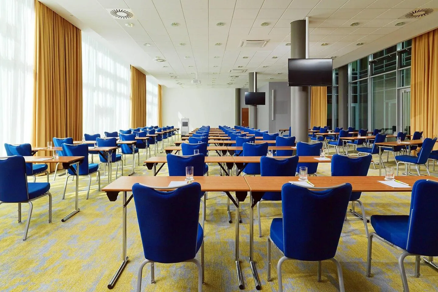 Courtyard By Marriott Berlin City Center