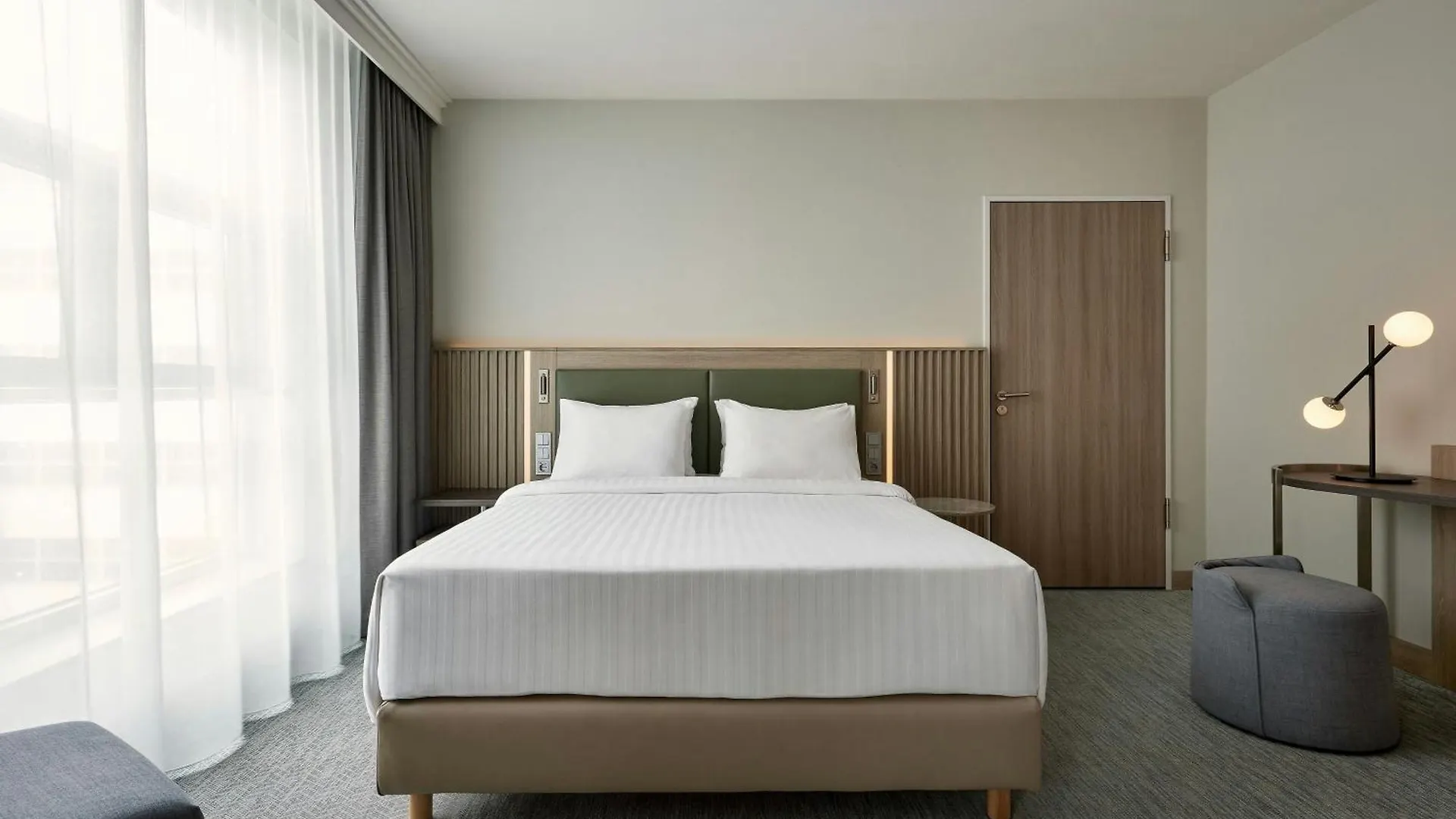 Courtyard By Marriott Berlin City Center 4*,